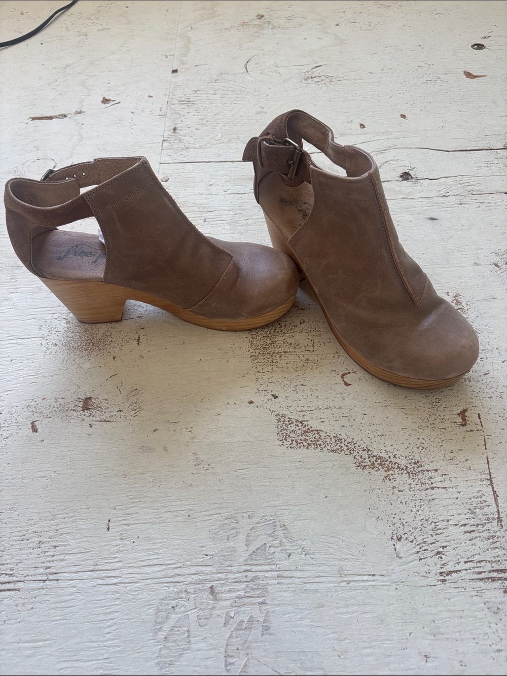 Free People Cedar Leather Platform Clogs – Taupe/Brown – Size 10